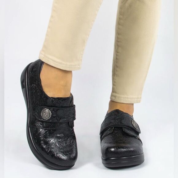 Alegria Joleen Tar Tooled Shoe. Black, Hook & Loop Closure. Size 41 (10.5 US) - Picture 1 of 9